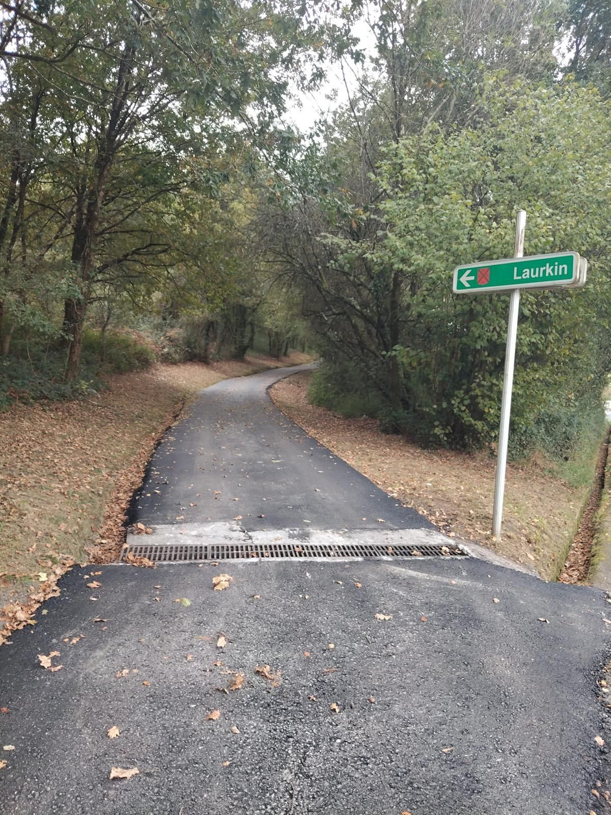 El vial de acceso a Laukin ya ha sido pavimentado