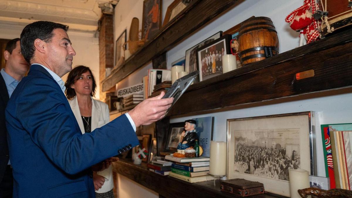 El lehendakari Pradales, en la euskal etxea de Nueva York