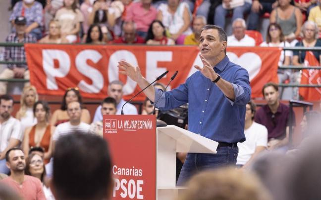 Pedro Sánchez durante su intervención en un acto de precampaña de su partido en Tenerife.