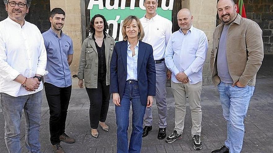 Los candidatos del PNV, ayer en Urnieta. | FOTO: N.G.