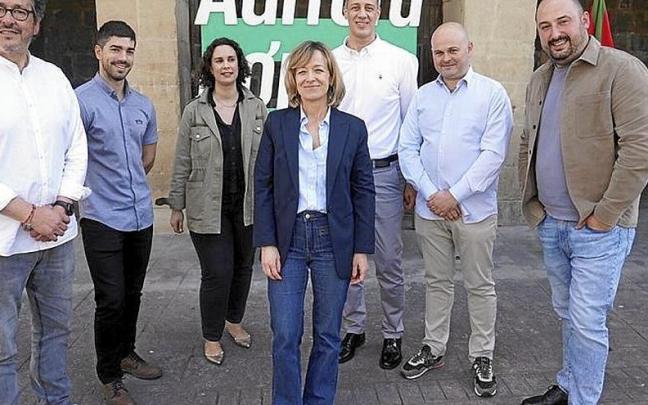 Los candidatos del PNV, ayer en Urnieta. | FOTO: N.G. Los candidatos del PNV, ayer en Urnieta. | FOTO: N.G.