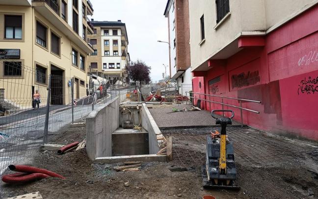 Obras para colocar las rampas mecánicas en Aranzubi.