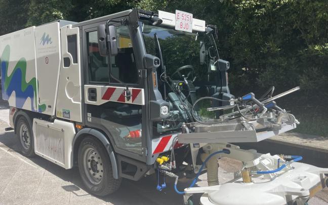 Foto de la nueva decapadora de Servicios de Txingudi.