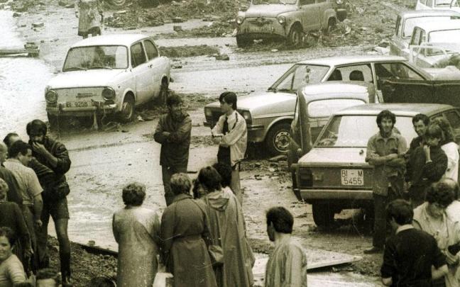 Calle de Bilbao devastada por la riada.