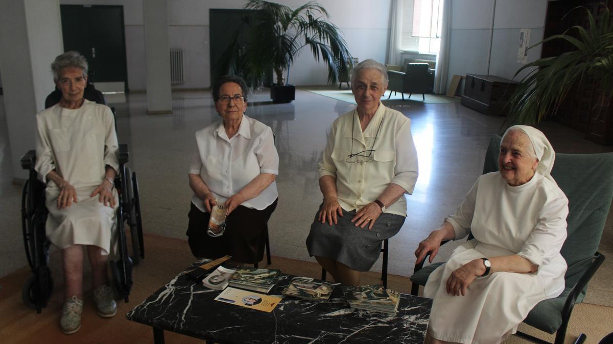 Las cuatro hermanas Mercedarias durante el transcurso de la entrevista.