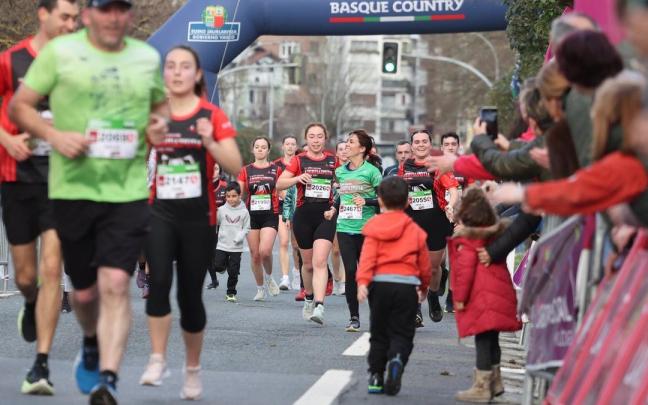 Cerca de 2.000 corredores se darán cita en la Azkoitia-Azkoitia el sábado, 650 en la prueba corta y 1.250 en la larga.