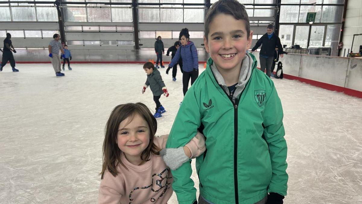 Los durangarras Maddi y Eki volvieron a patinar estas navidades