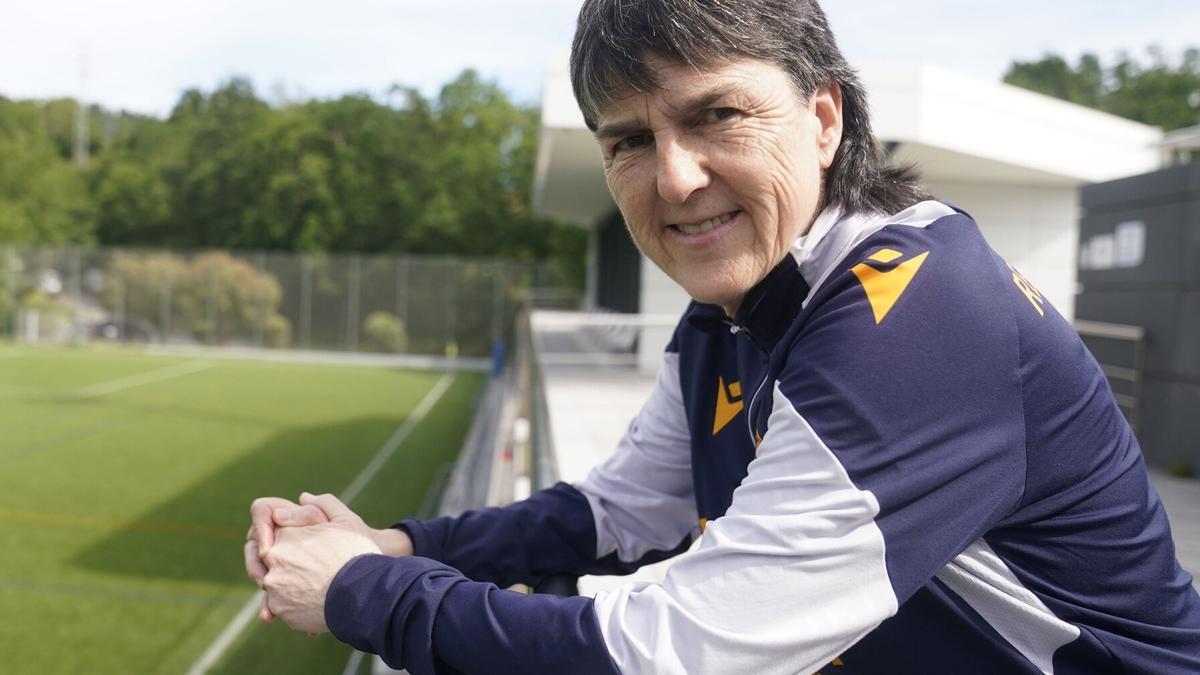 Garbiñe Etxeberria, directora deportiva de la sección femenina de la Real, en Zubieta. / RUBEN PLAZA