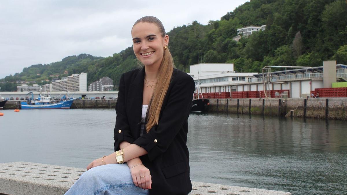 Carla Emazabal Amunarriz será la encargada de portar la kutxa el día de Santiago en Hondarribia.