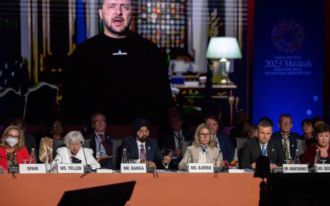 Volodimir Zelenski se dirige a los líderes reunidos en Marrakech