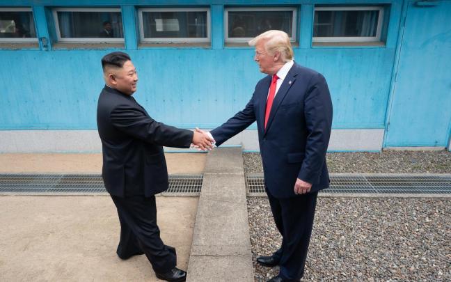 Los presidentes de Corea del Sur y EE.UU., Kim Jong Un y Donald Trump, en una foto de archivo.