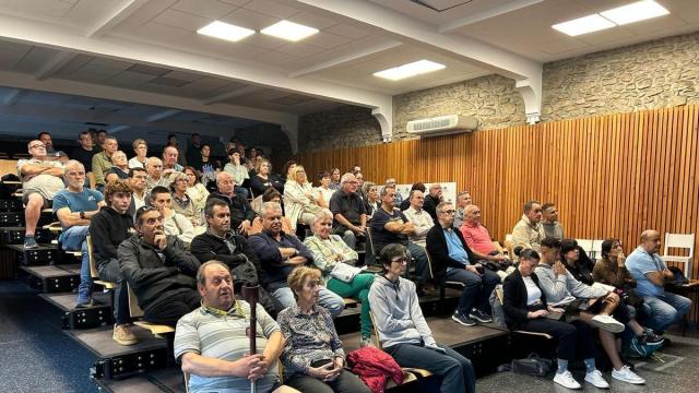 Reunión celebrada con los vecinos para explicar el proyecto