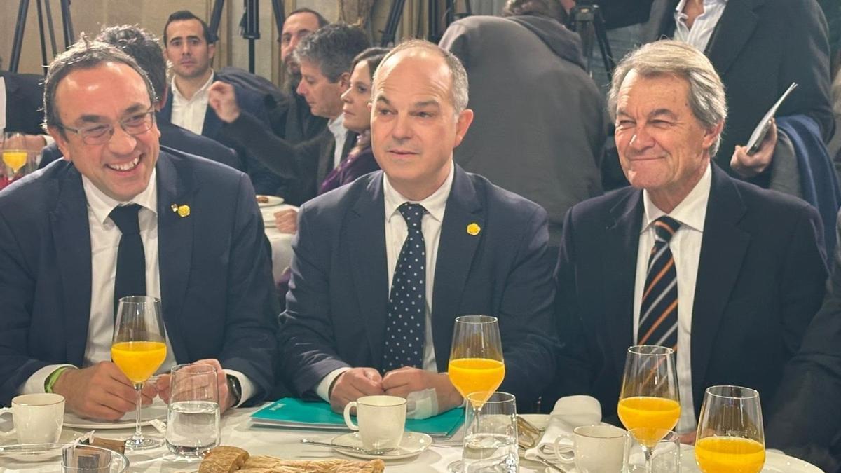 Josep Rull, Jordi Turull y Artur Mas, en un desayuno informativo de Fórum Europa