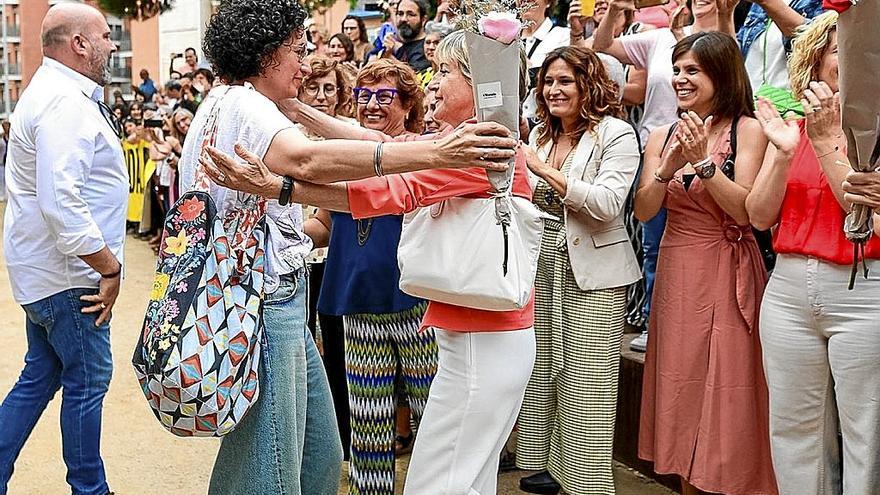 Marta Rovira y Carme Forcadell se reencontraron ayer en Olesa de Montserrat (Barcelona).