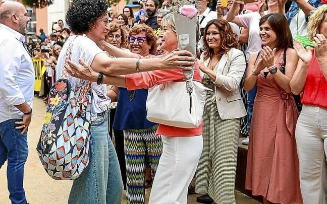 Marta Rovira y Carme Forcadell se reencontraron ayer en Olesa de Montserrat (Barcelona).