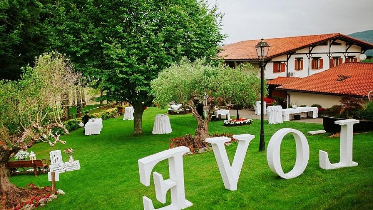 El jardín del Txertota, preparado para una boda.