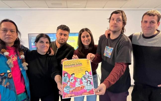 Algunos de los artistas participantes en la presentación del evento