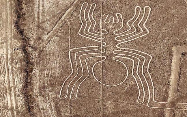 Geoglifo de la figura de araña en Nazca, Perú.