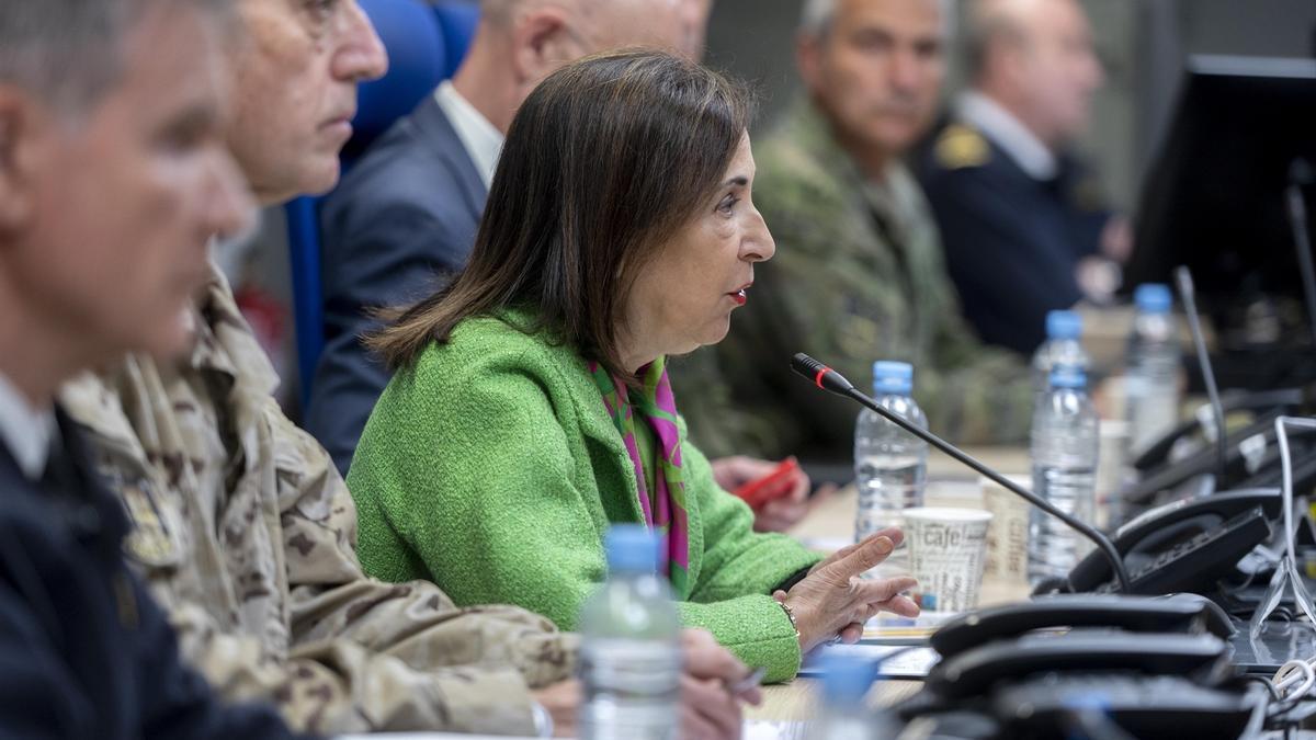 La ministra de Defensa, Margarita Robles, interviene durante su visita a las instalaciones del Mando de Operaciones del Estado Mayor de la Defensa en la Base de ‘Retamares’.