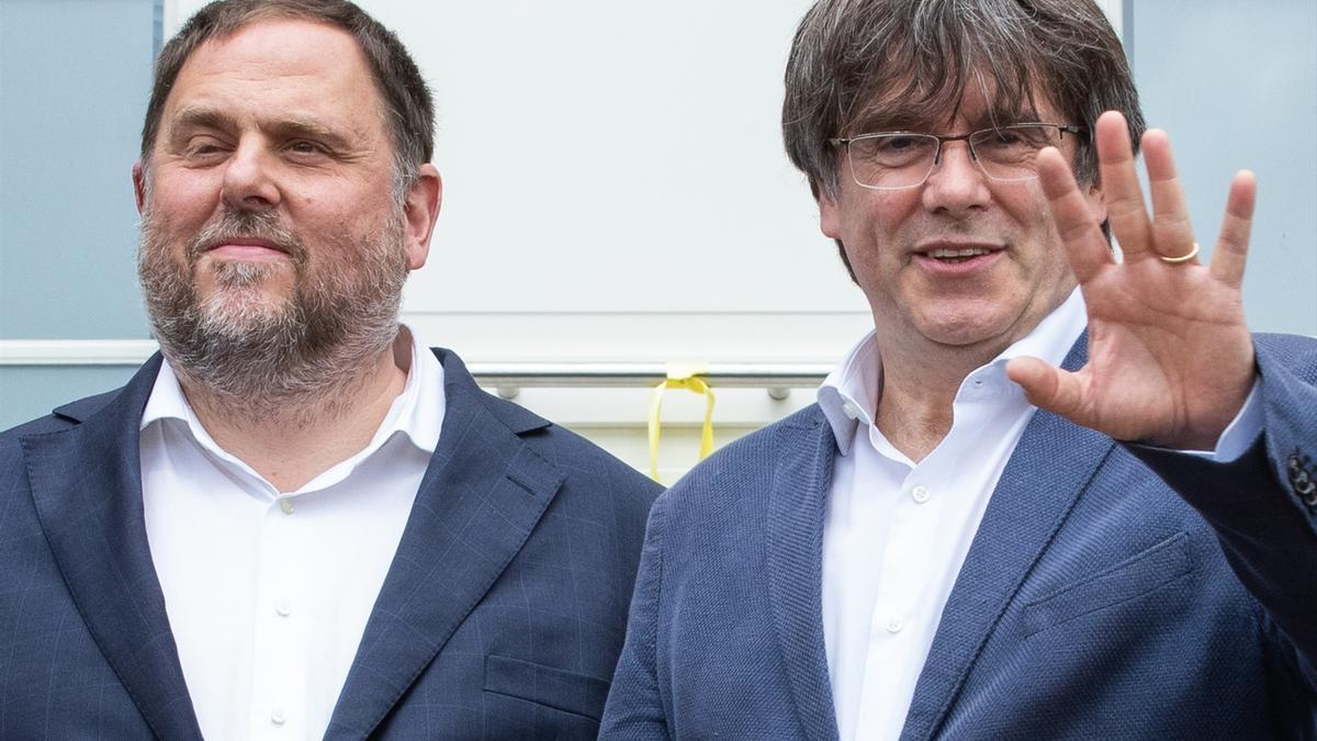 Puigdemont y Junqueras se reencuentran casi cuatro años después en Waterloo.