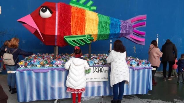 El singular Kiskailu es la mascota del carnaval de Ugao y es quemada en la última jornada