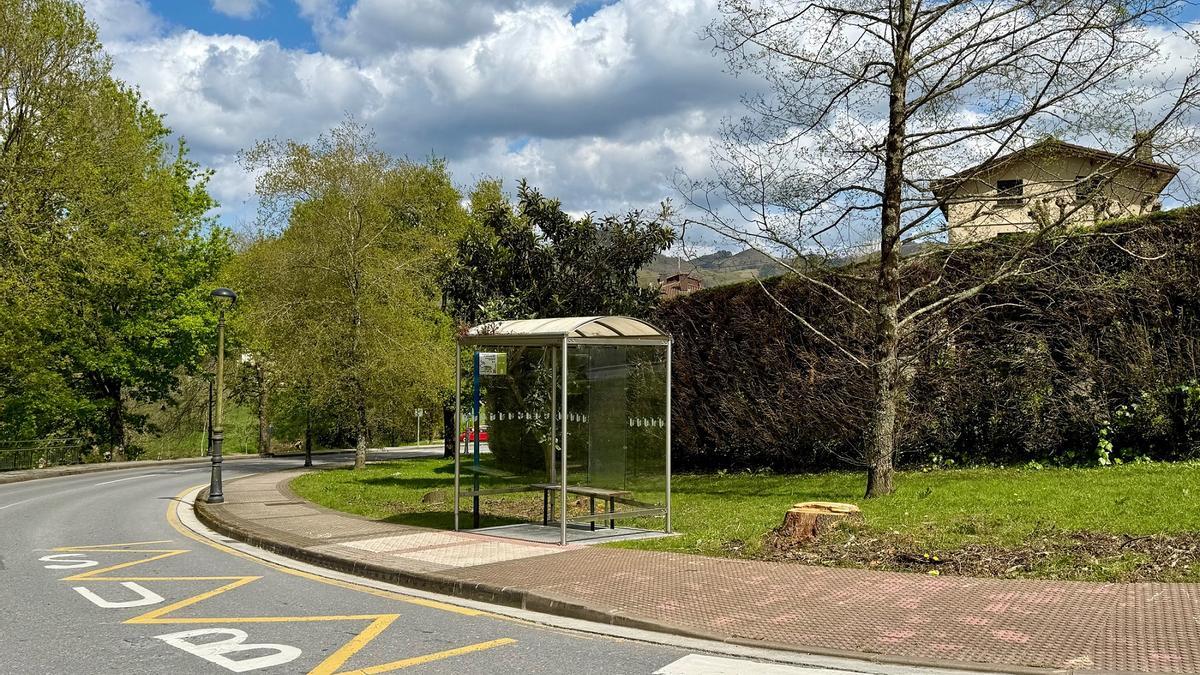 Parada del autobús urbano de Peñene