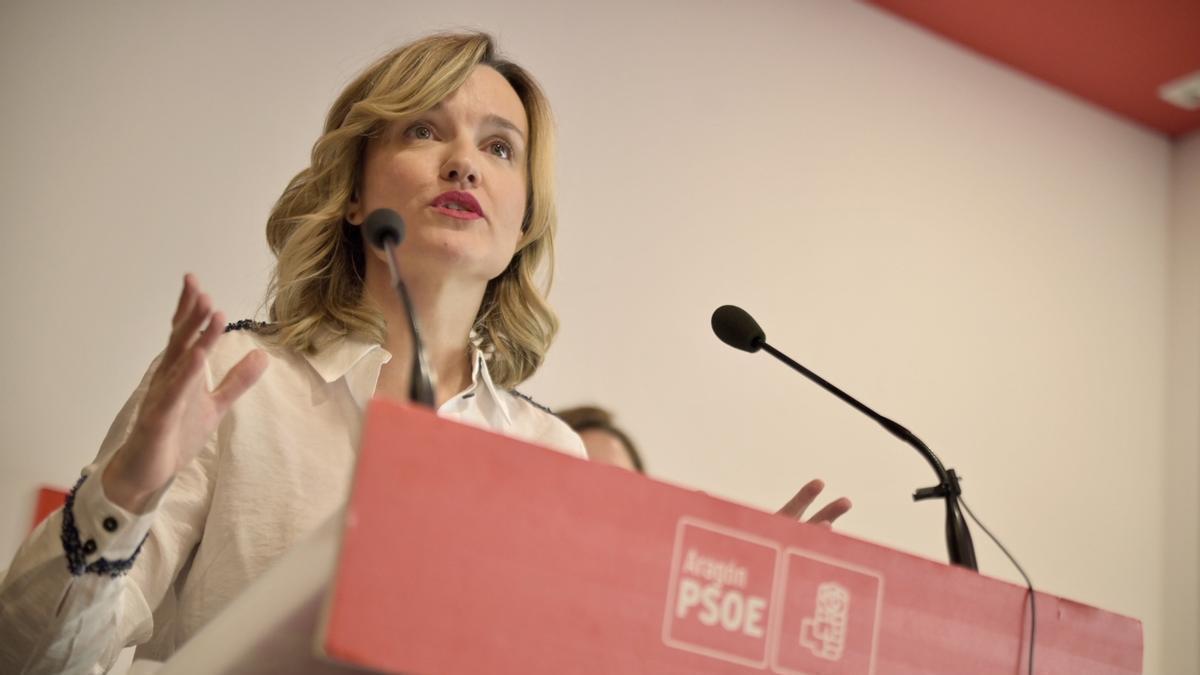 La portavoz del Gobierno español y ministra de Educación, Pilar Alegría, durante una rueda de prensa.