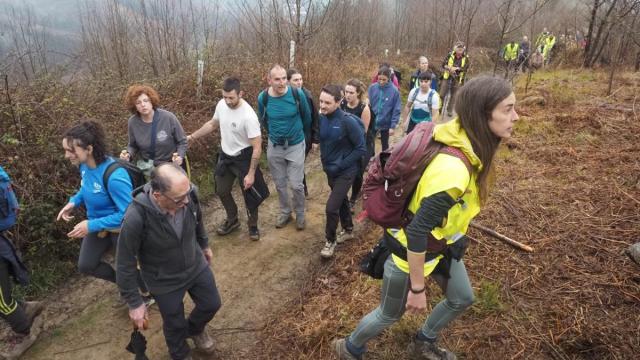Marcha montañera contra el proyecto del parque éolico de Basalgo celebrada el pasado mes de marzo.
