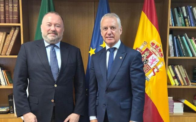 El lehendakari ohia, Iñigo Urkullu, se reúne con el embajador de Irlanda en el Estado español, Brian Glynn, en el marco de la ronda institucional como presidente ejecutivo de la Fundación eAtlantic Fundazioa