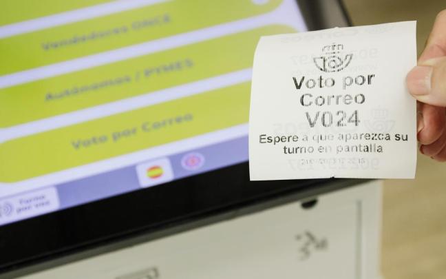 Casi 59.000 gallegos han votado ya por correo, un 37% más que en las elecciones de 2016.