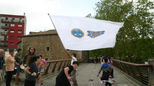 Banderaren arboltzea / Aitziber Muga Banderaren arboltzea