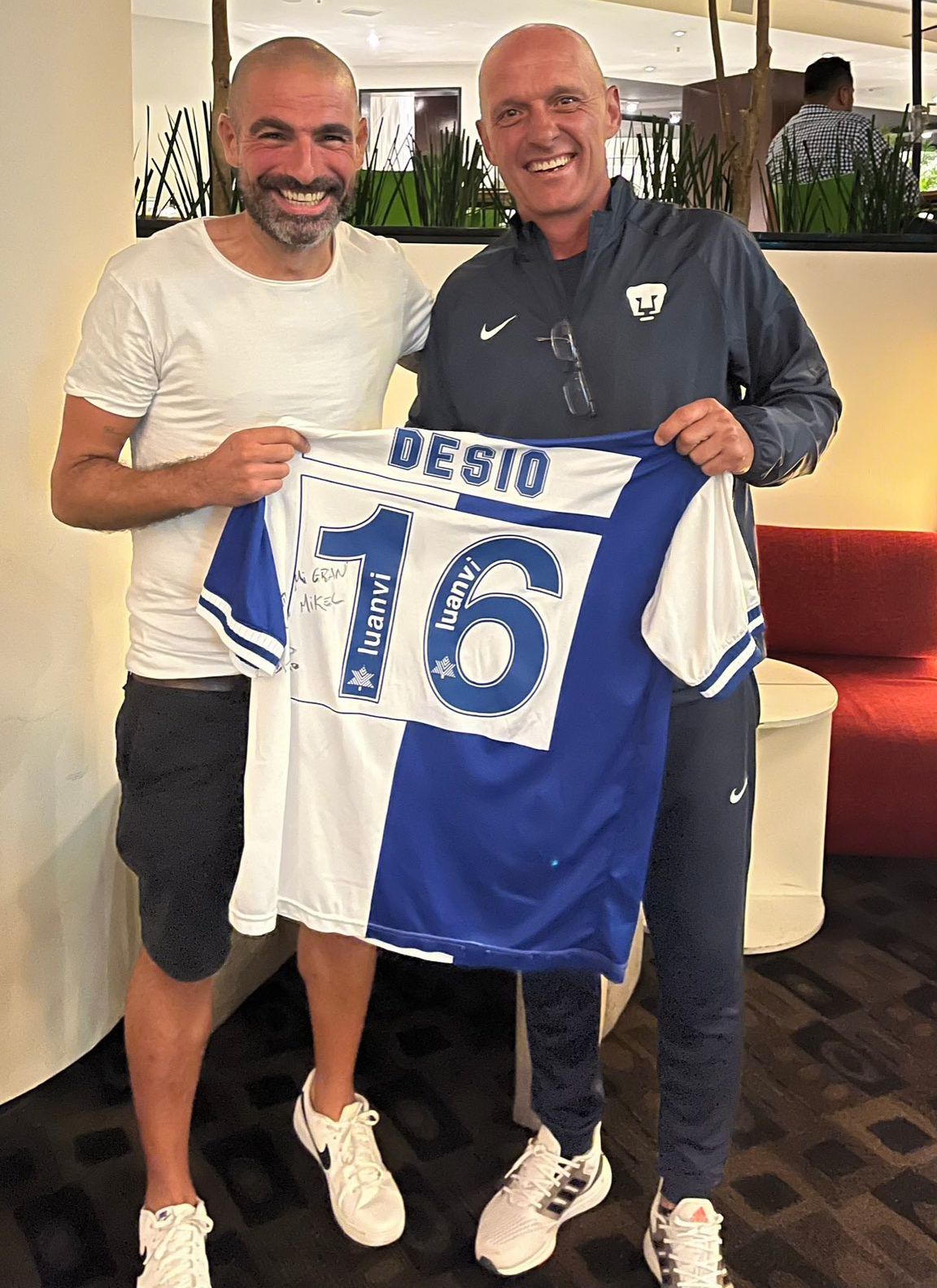 Mikel Antón y Hermes Desio, en México.