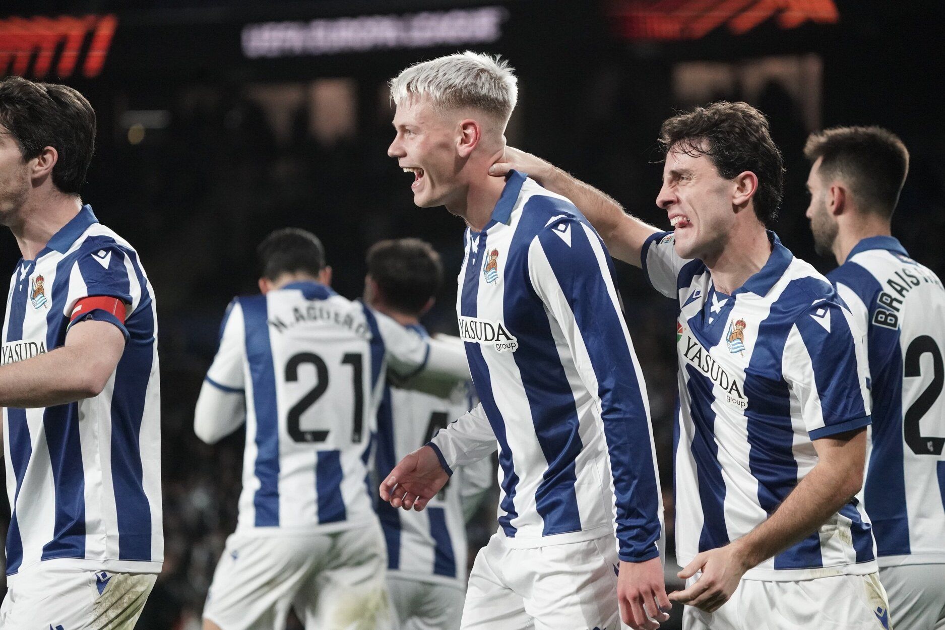 Orri Oskarsson celebrando uno de sus dos goles anoche ante el PAOK de Salónica. / RUBÉN PLAZA