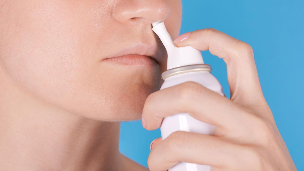 El uso continuado más allá de los 5–7 días recomendados puede dar lugar a una rinitis medicamentosa.