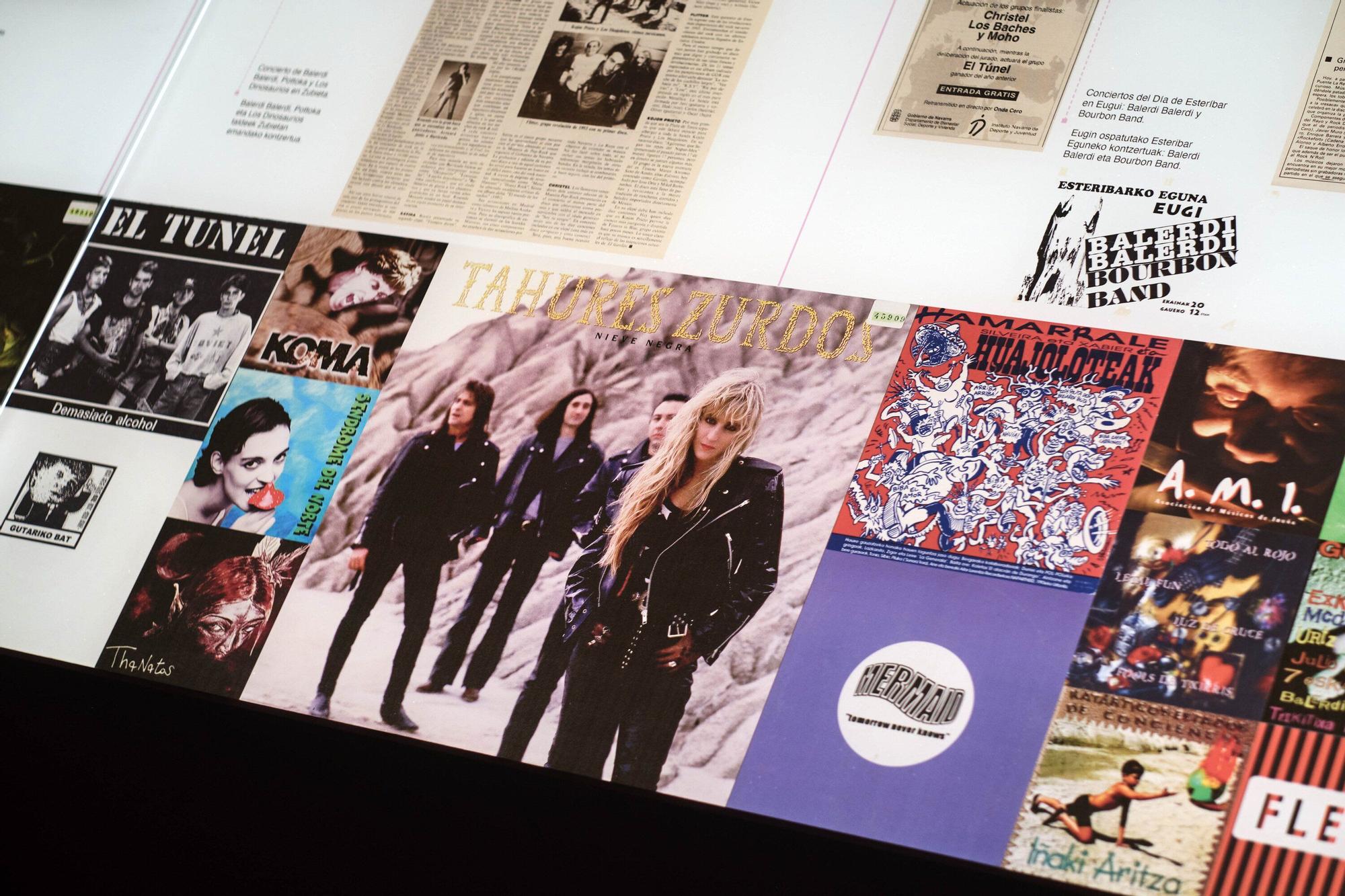 Parte de la exposición de bandas de rock local