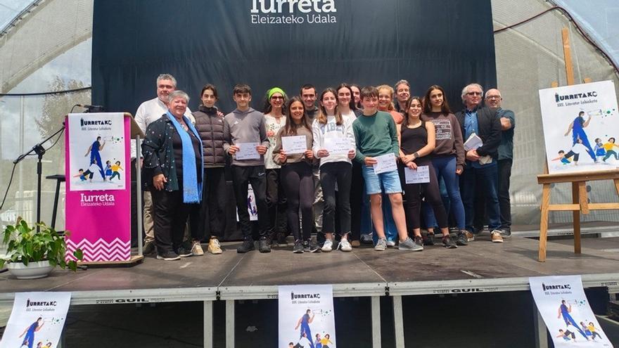 Entrega de reconocimientos literarios