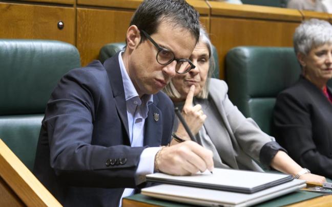 El portavoz de EH Bildu en el Parlamento Vasco, Pello Otxandiano, este jueves