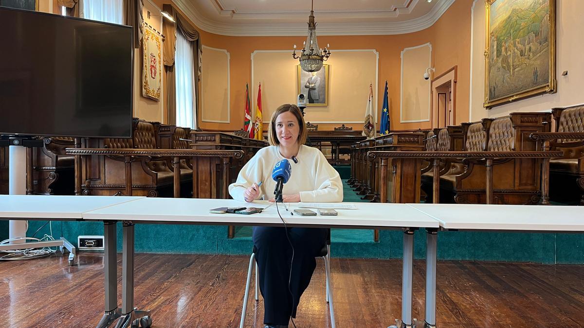 Cristina Laborda, alcaldesa de Irun, esta mañana en la Sala Capitular del Ayuntamiento.