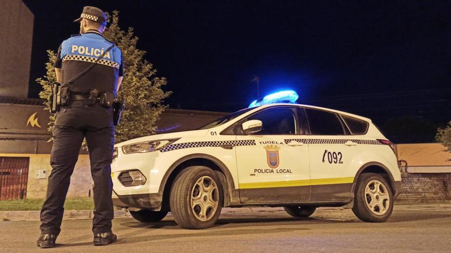 Un agente de la Policía Local de Tudela. Foto: Diario de Noticias