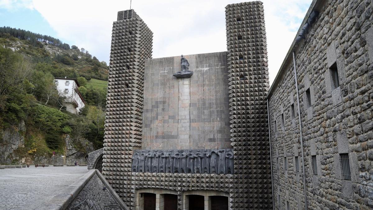Santuario de Arantzazu, donde irán los que se apunten al plan de Zarautz OndHareZ.