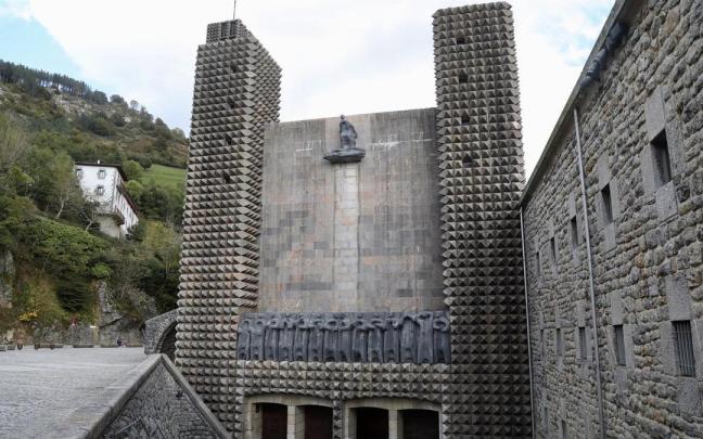 Santuario de Arantzazu, donde irán los que se apunten al plan de Zarautz OndHareZ.