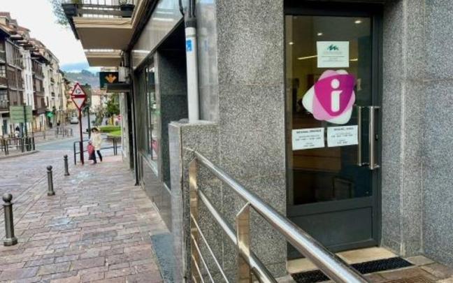 Foto de la oficina de Servicios de Txingudi en el BAZ de Hondarribia, en la calle Javier ugarte.