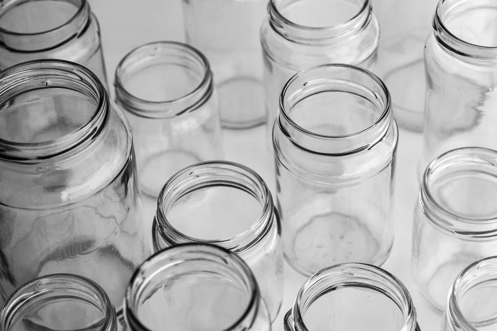 Frascos de cristal de diferentes tamaños.