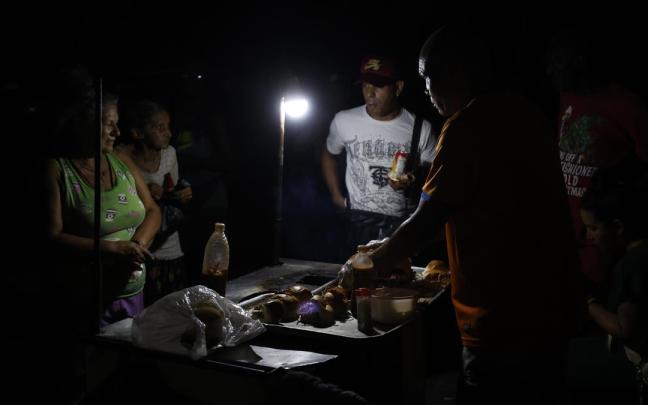 Imagen de un apagón en Cuba