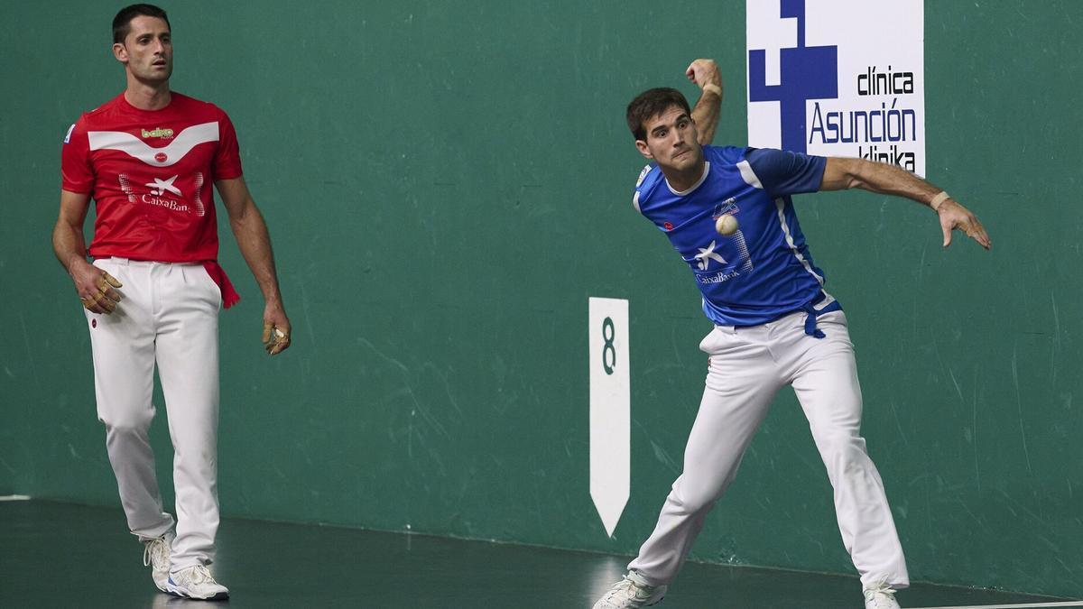 En imágenes: Peio Etxeberria y Zabaleta ganan a Jaka-Albisu en la feria de San Fermín.