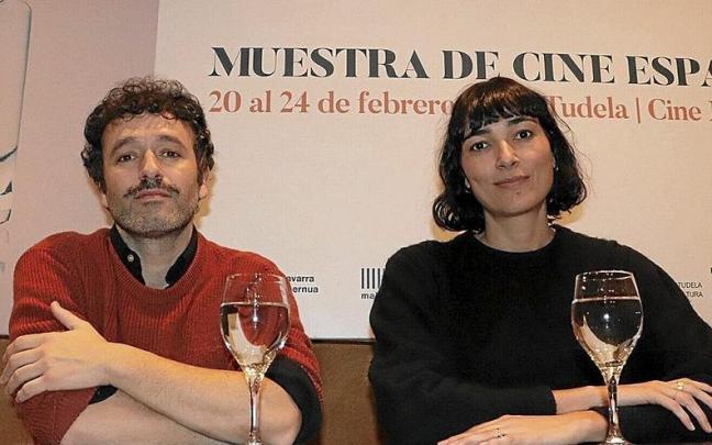 Rodrigo Sorogoyen e Isabel Peña, guionistas de 'As Bestas' ayer en la presentación de la película en Tudela. Rodrigo Sorogoyen e Isabel Peña, guionistas de 'As Bestas' ayer en la presentación de la película en Tudela.