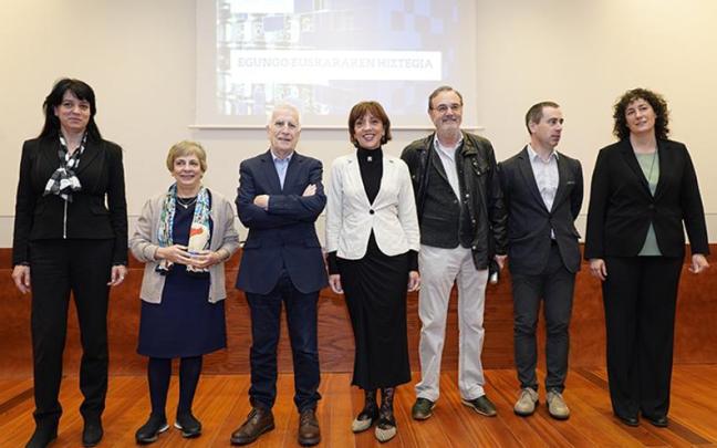 Junkal Gutierrez, Miren Azkarate, Ibon Sarasola, Eva Ferreira, Pello Salaburu, Xabier Arauzo eta Itziar San Martin. | Argazkia: Fernando Gómez