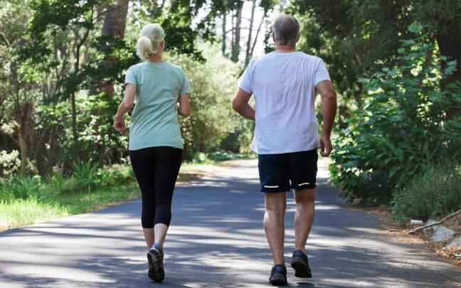 La práctica de ejercicio es importante para combatir la inflamación.