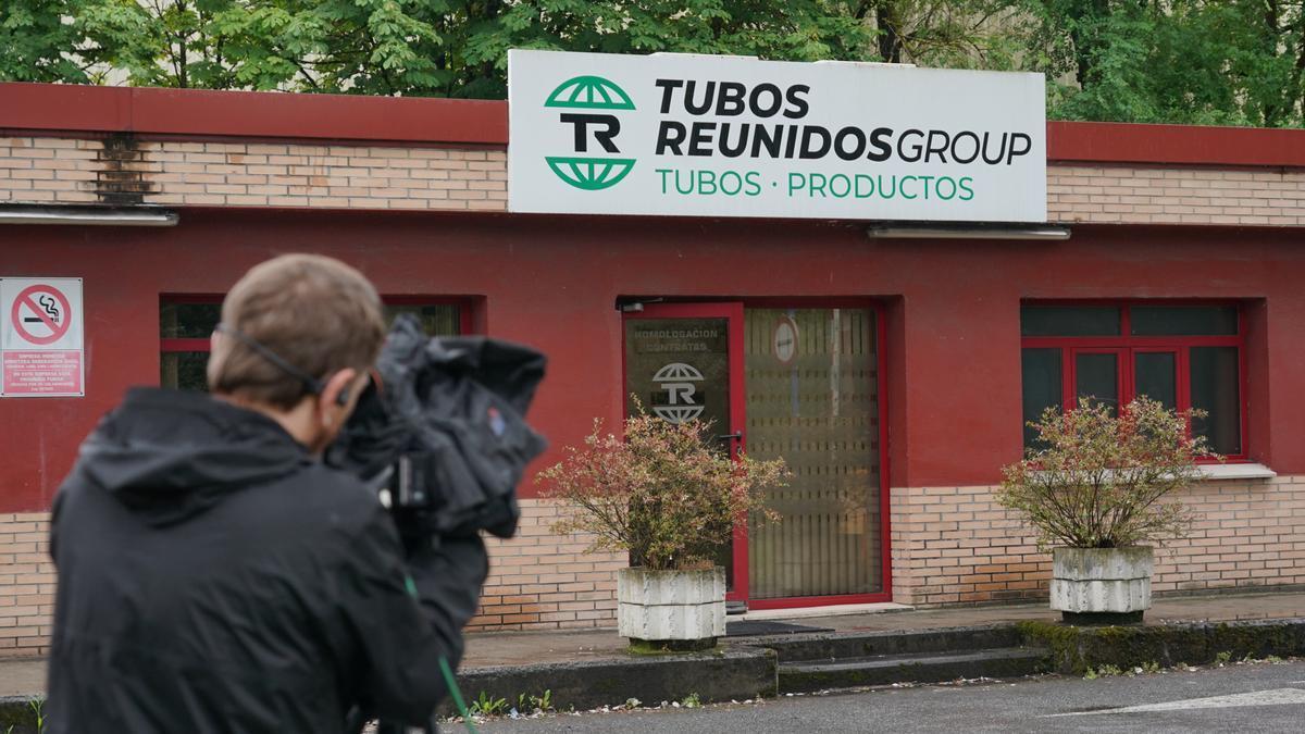 Exteriores de la sede de Tubos Reunidos.