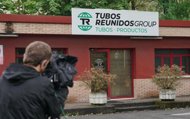 Exteriores de la sede de Tubos Reunidos.